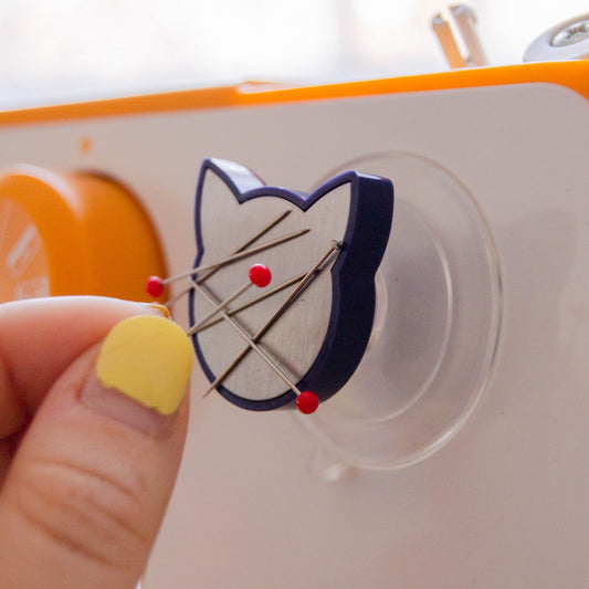 Alfiletero Imán Gatito